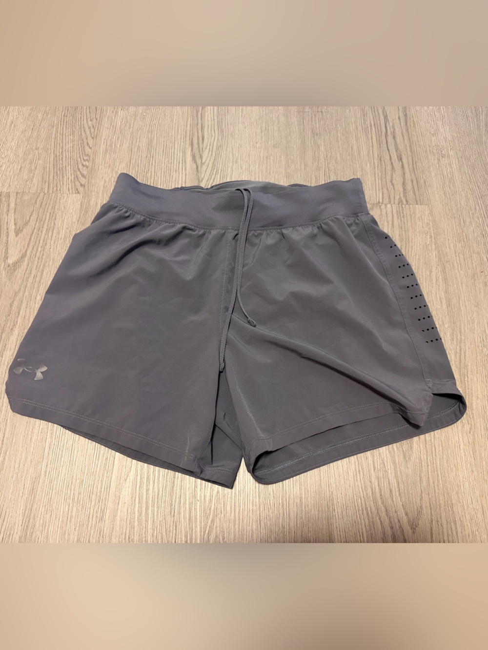 Under Armour Speed Performance Shorts - Light Gray - Size L